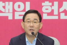 주호영 이재명 `서울·부산시장 무공천` 발언...매우 바람직