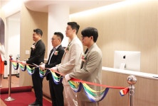 리조트휘트니스, 목동 현대백화점 오픈식 개최