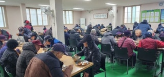 군산소상공인위원회, 따뜻한 온정의 무료 급식 봉사활동 펼쳐