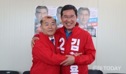 이기영 전 무소속 국회의원 후보, 김학용 후보 지지선언 및 국민의힘 입당 