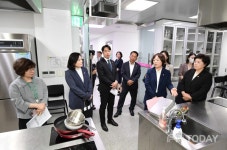 신동원 시의원, 저출생 인구절벽 대응 특별위원회... 송파 산모건강증진센터현장방문 