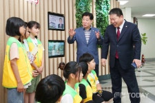 밀양시의회, 초동초등학교 학생...시의회 체험 및 견학