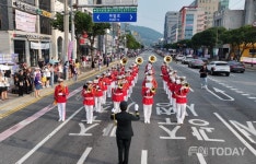 [포토뉴스]2024 제20회 WASBE 세계관악컨퍼런스 기념 행사... 육군 군악대, 해군본부 군악대와 의장대 등 거리행진 퍼레이드