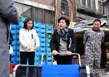 김영옥 보건복지위원장, 폐지수집 어르신 현장방문... 안전물품 지원 점검·현장과 소통 강화