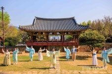 밀양시, 2025년 향교·서원 국가유산 활용...밀양향교, 선비풍류 공연으로 문화 향연 펼쳐