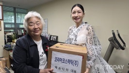 6·25 참전유공자 미망인에 사랑의 효(孝) 박스 전달... 박소다미 코리아 코스메틱㈜ 대표 훈훈한 나눔