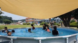 안성 죽화초, 여름마다 펼쳐지는 물놀이 축제 학교에 수영장이 생겼어요! 죽화초등학교 수영장 이야기