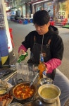 코뿌무미술공방 | 부산 남포동 깡통시장 깡리단길 곱창 전문점 '미술공방' 지역 상권 활력 이끈다