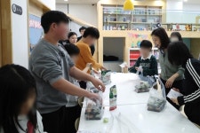 최호정 서울시의회 의장, 방학 중 아동돌봄 현장 점검...지역아동센터와 우리동네키움센터 잇달아 방문