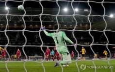 황희찬, 5경기 만에 교체명단 포함…울브스는 리버풀 2-1 격파