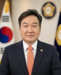 [이재법 칼럼] 요양보호사 자격증 코드 체계, 국가 자격 소지자 교육 과정의 합리적 개편이 필요하다
