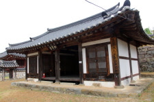 배운 바를 실천에 옮긴 지식인의 흔적이 깃든 부사정