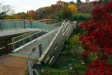 바람이 머물고 햇살이 멈춘 선학산 전망대에서 붓끝으로 그린 진주 보다.