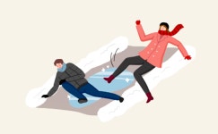 진명여중 앞 미끄러운 철판 배수로 뚜껑 안전위협