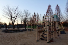 한잠을 푹 자고 난 것처럼 개운한 나만의 비밀 정원 같은 진주 초전공원