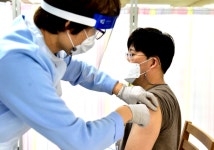 진주 코로나 백신접종 시작.. 방역당국 믿고 접종하면 된다