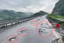 국도 33호선 집현면 냉정리 일대 도로 파임..운전자 안전 위협