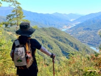 [숲샘의 지리산 초록걸음 2210] 가을 숲에서 섬진강을 내려다보며 걷다.