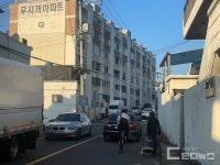 인도 없는 아찔한 등굣길 대책 마련 시급