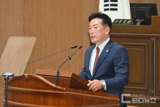 금산 송백테마공원 자전거도로, 보행로와 위치 맞바꾸자