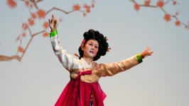 붉은 실로 잇는 천년의 춤..교방예인의 창작무용극 劍 붉은 연 관객 호평