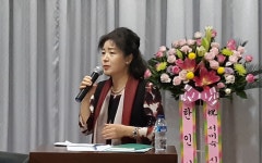 적도에서 부르는 인생의 노래··· 인니 한인문화회관서 출판기념회