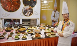 [韓食현장] 상차림 부피와 가짓수로도 압도적이었던 천안전시회