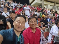 오만 한인사회, 한국-오만전 목 터져라 응원