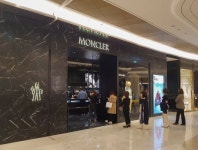 [SR유통] 롯데百 잠실점 에비뉴엘, 올 가을·겨울 명품 패딩 강화...단독 상품 등 선봬