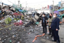 [지자체의 SR] 김인호 서울시의장, 청량리 농수산물시장 화재현장 방문