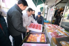 최민호 세종시장, 설맞이 전통시장 방문