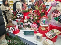 [르포] 편의점 맞아? 성수 한복판 힙한 젠지 감성…이마트24 트렌드랩 출격