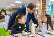 김석준 부산교육감, 새 학기 학교 급식현장 특별점검