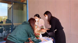 부안교육문화회관, 꽃피는 봄, 꽃과 함께 책을 봄