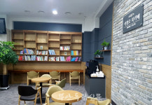 부안 부안읍행정복지센터, 석정로 북카페로 새 단장