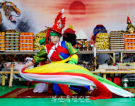 [한 장의 사진] 무녀