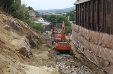 암반 깨고 아스팔트 깔고…잘리고 부서지는 부안읍 성황산
