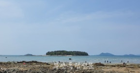 변산반도국립공원,하섬 갯벌 체험은 밀물 시간 확인부터가을 방문객에 당부