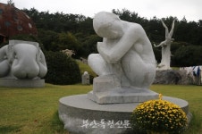 금구원조각공원서 김오성 작가 1주기 추모전 열려