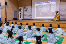 효동마을 전통 혼례, 지역 경계 허무는 문화 전도사 역할 톡톡