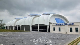 88억 들인 실내테니스장, 월 30만 원에 특정 단체 사실상 독점