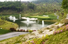 거리와 방향을 모두 요구하는 더스타휴 스타 5번홀