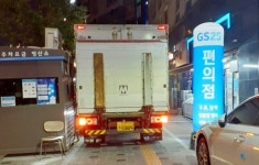 못 지나가, 들렀다가…GS25·CU, 횡포 불구 재무구조 불안