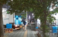 못 지나가, 들렀다가…GS25·CU, 횡포 불구 재무구조 불안