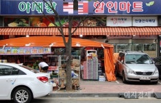[이지경제의 현장] ESG 경영한다더니…GS25·CU, 상생없고 동네슈퍼 몰살
