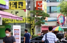 [이지경제의 한 컷] GS25·CU 협공, 동네마트 속수무책 對 이상 무