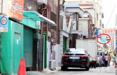 [이지경제의 한 컷] GS25·CU 협공, 동네마트 속수무책 對 이상 무
