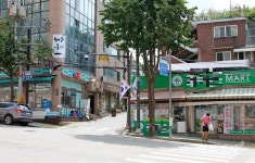 [이지경제의 한 컷] GS25·CU 협공, 동네마트 속수무책 對 이상 무