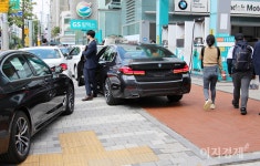 [이지경제의 포토에세이] BMW 車 들어온다…피해라?