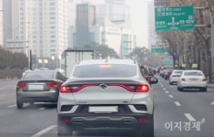 [국산차 판매 1월 결산] 반도체부품 부족 여파, 르노삼성만 비켜가